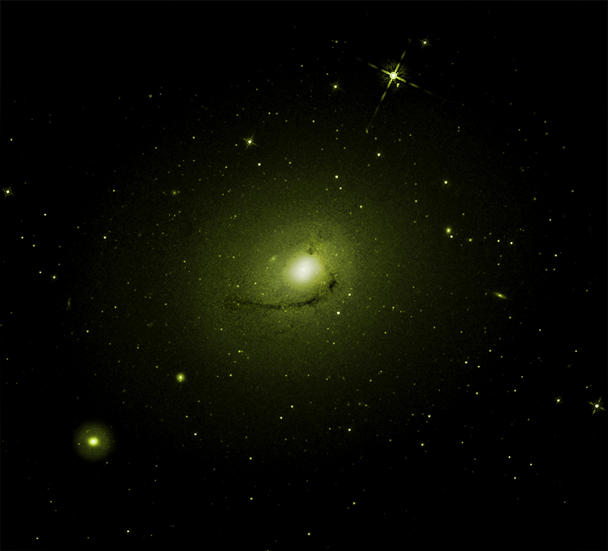 Галактика NGC 4696 в оптическом диапазоне